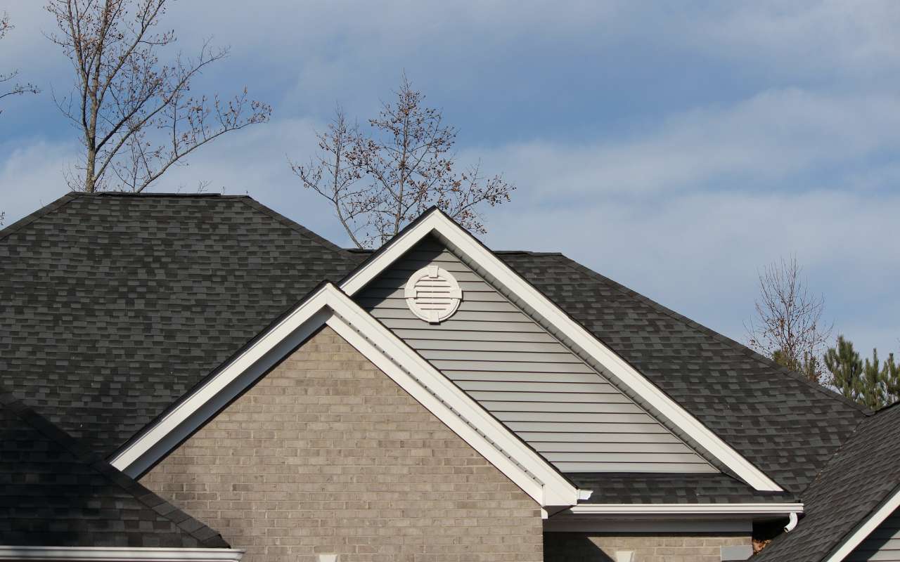 Exploring Different Types of Roof Shingles for Your Home